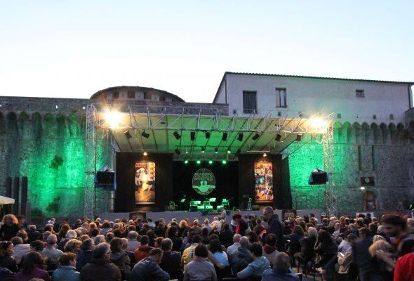 Online la vendita dei biglietti per i concerti dell’AGM18 – Giovanna Marini in concerto e premiata sul palco – elenco completo degli espositori presenti negli stand