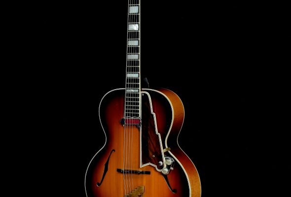 L’Acoustic Guitar Village a Cremona Musica celebra le chitarre arch-top!